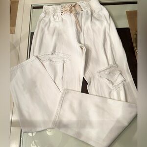 Distressed Baggy Jeans